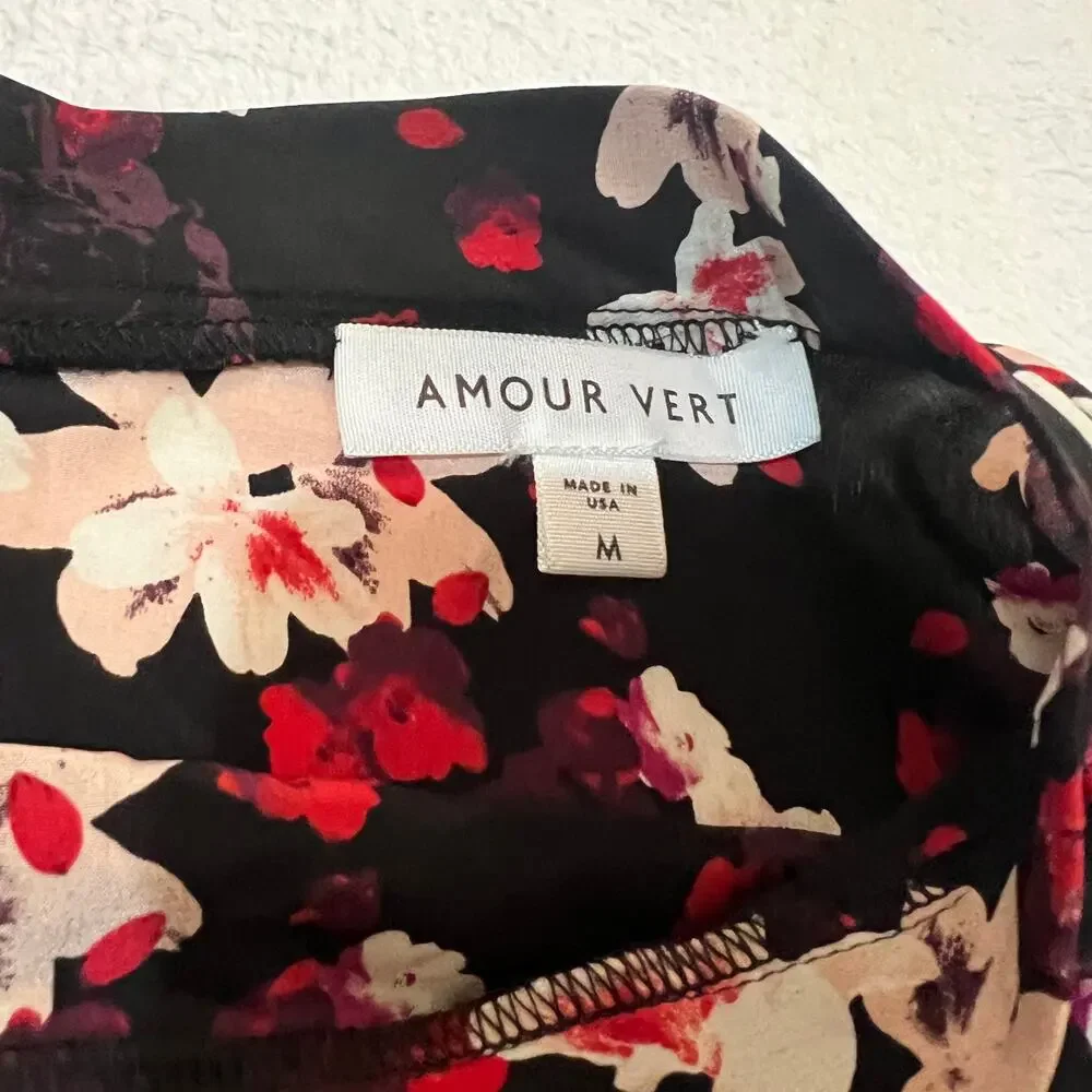 Amour Vert (M) Leeron Silk Floral Mini Skirt - Flowy Zip Closure Thin Waistband